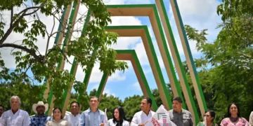 Eduardo Ramírez supervisa la construcción de la carretera Palenque-Ocosingo e impulsa acciones contra el dengue