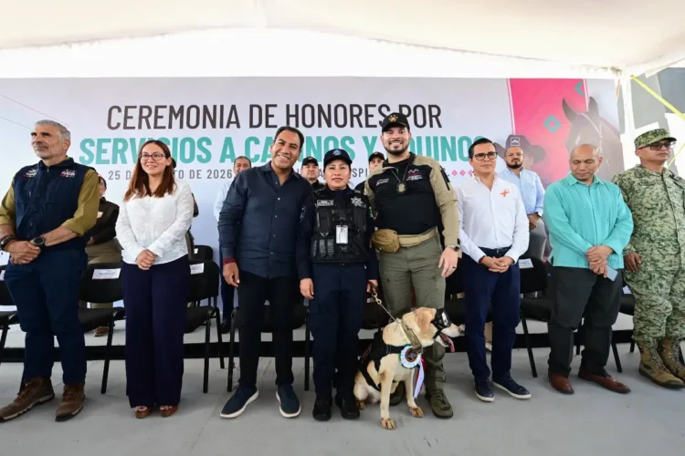 Eduardo Ramírez atestigua ceremonia de jubilación de caninos y equinos de la Secretaría de Seguridad del Pueblo