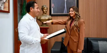 Eduardo Ramírez designa a Alejandra Gómez como nueva titular de la Comisión Estatal de Caminos
