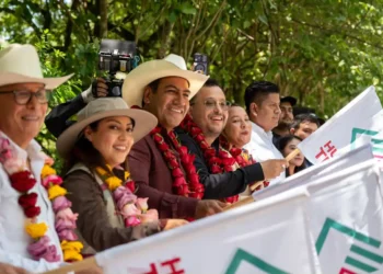Eduardo Ramírez lleva obras de infraestructura y apoyos productivos a Ixtacomitán, Ixhuatán y Tapalapa