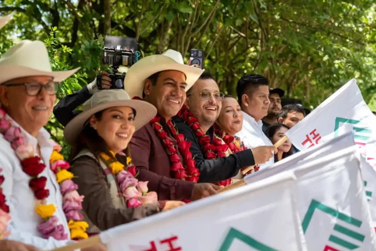 Eduardo Ramírez lleva obras de infraestructura y apoyos productivos a Ixtacomitán, Ixhuatán y Tapalapa