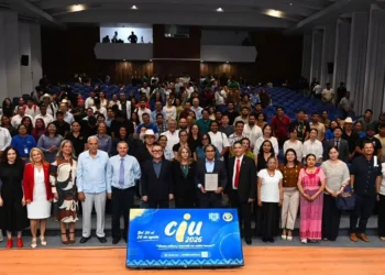 Reconocen a Francisco Guevara Hernández como Profesor Invitado de la Universidad de Las Villas, Cuba