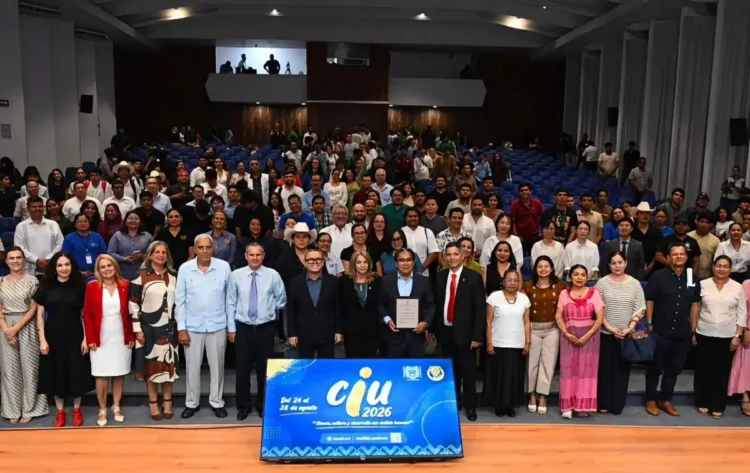 Reconocen a Francisco Guevara Hernández como Profesor Invitado de la Universidad de Las Villas, Cuba