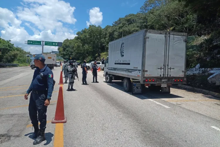 FGE participa en operativos “Vacaciones Seguras Ixtapa Seguro” y “Soyaló Seguro”