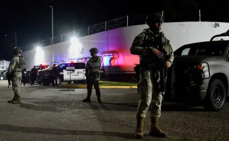 Migrantes se amotinan en la Estación Siglo XXI en Tapachula