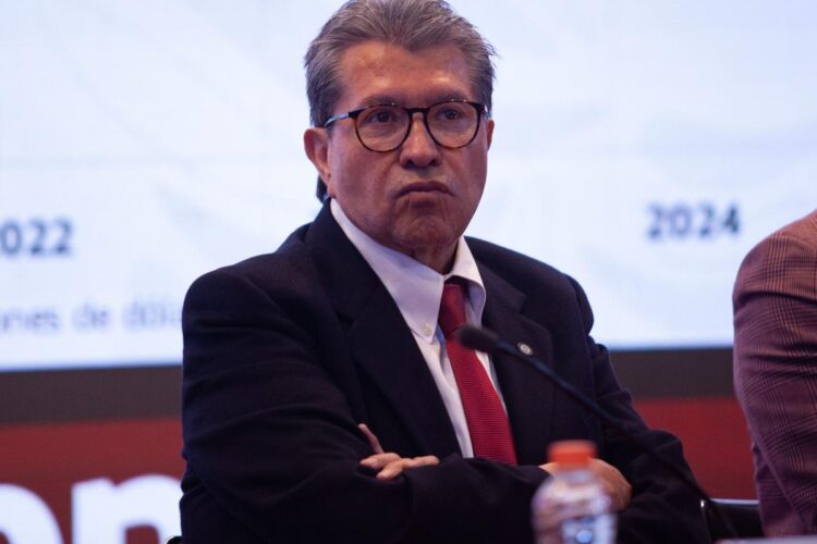 Monreal llama a “acotar” reforma presidencial contra doble nacionalidad