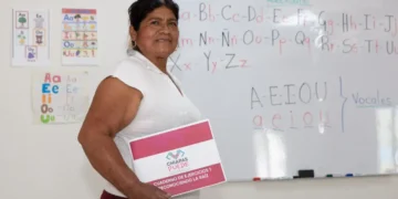 Mujeres que aprenden, mujeres que transforman: la historia de Elvia