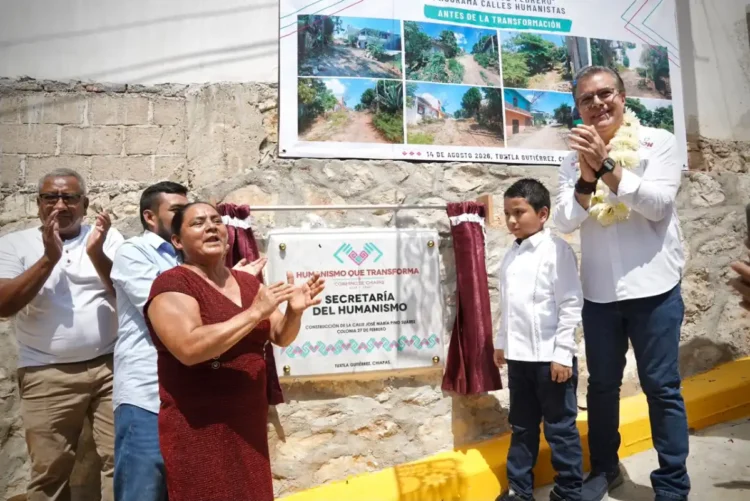 Paco Chacón inaugura la primera Calle Humanista de Tuxtla en la colonia 27 de Febrero