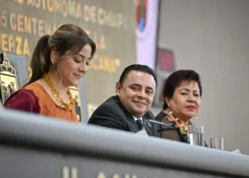 Atestigua Moreno Guillén entrega de la medalla Rosario Castellanos