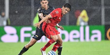 Pumas rescata el empate 1-1 ante Necaxa en una noche bajo la lluvia