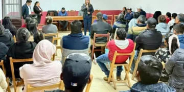 Presidenta Fabiola Ricci fortalece el diálogo con habitantes de la colonia Peje de Oro