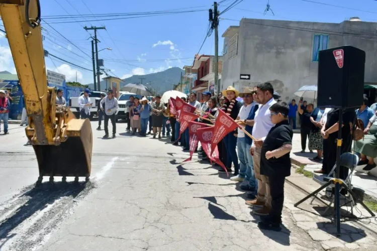 Inician obras de drenaje y pavimentación en la colonia Belisario Domínguez