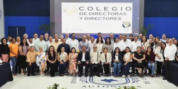 Llama Oswaldo Chacón a fortalecer el crecimiento y la calidad académica
