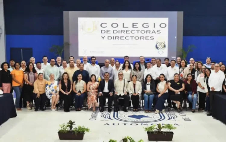 Llama Oswaldo Chacón a fortalecer el crecimiento y la calidad académica