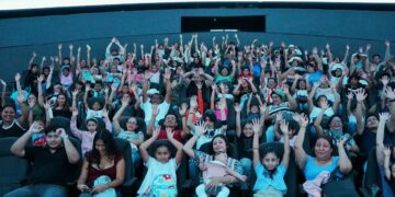 Más de 1,500 personas vivieron una noche de ciencia, estrellas y espuma en el Planetario Tuxtla