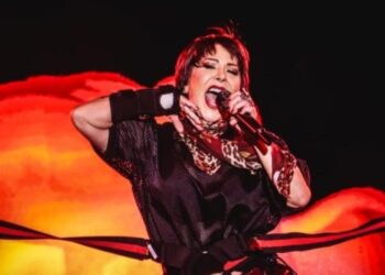 Alejandra Guzmán sale del hospital tras haberse zafado la cadera en concierto; “nada se rompió”