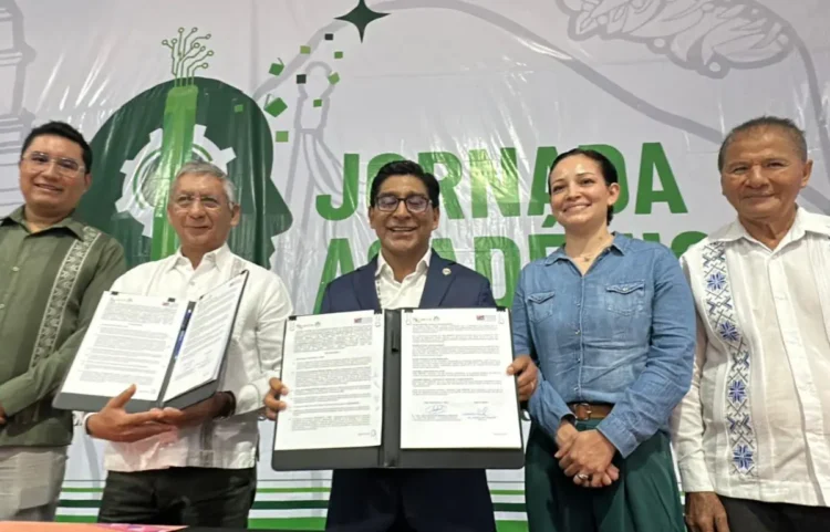 Cecytech y Unich firman convenio de colaboración para ampliar oportunidades educativas