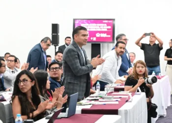 Chiapas se suma a la universalización de los servicios de salud: LIAB