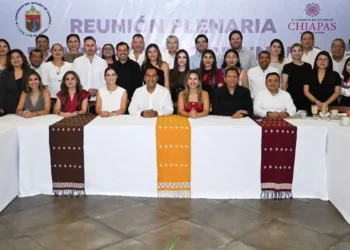 Analizan diputados y gobernador diversos temas de la agenda pública