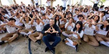 La tecnología es una herramienta en el aula, pero tenemos que encontrar la metodología adecuada para usarla: Mandujano