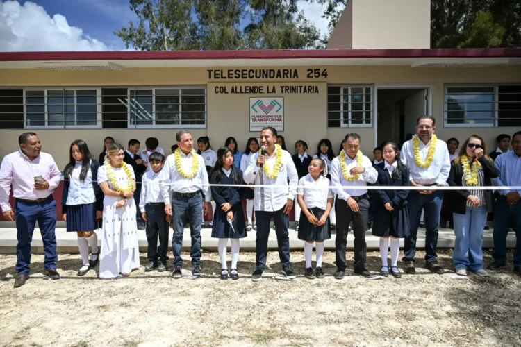ERA lleva infraestructura digna a personas adultas mayores y estudiantes de La Trinitaria