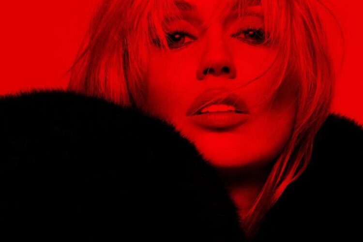 Miley Cyrus deja atrás su apellido; la comparan con Danna Paola