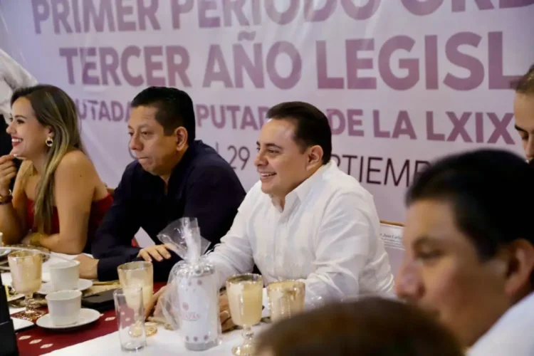 Juan Carlos Moreno Guillén presente en reunión plenaria del Congreso de Chiapas