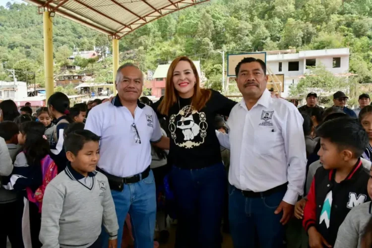 Fabiola Ricci encabeza inicio del ciclo escolar 2026 – 2027 