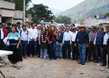 Fabiola Ricci da banderazo a pavimentación de las calles en San Antonio del Monte