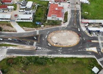SCLC abre nueva rotonda de acceso, se exhorta conducir con precaución