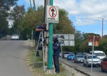 Refuerzan señalética para evitar el ingreso de vehículos pesados al Centro Histórico