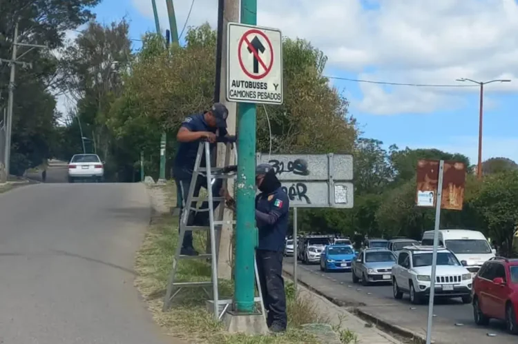 Refuerzan señalética para evitar el ingreso de vehículos pesados al Centro Histórico