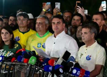 Flávio Bolsonaro desconoce triunfo de Lula y pedirá anular el balotaje