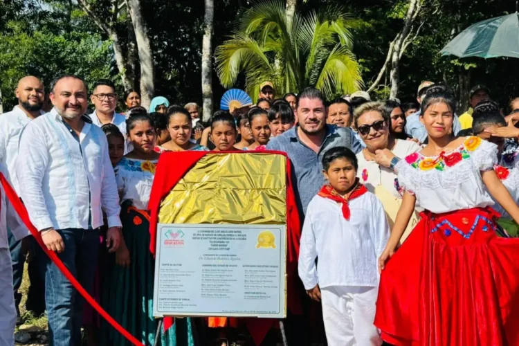 Secretaría de Educación fortalece cobertura escolar en la Selva Lacandona con la entrega de CCT
