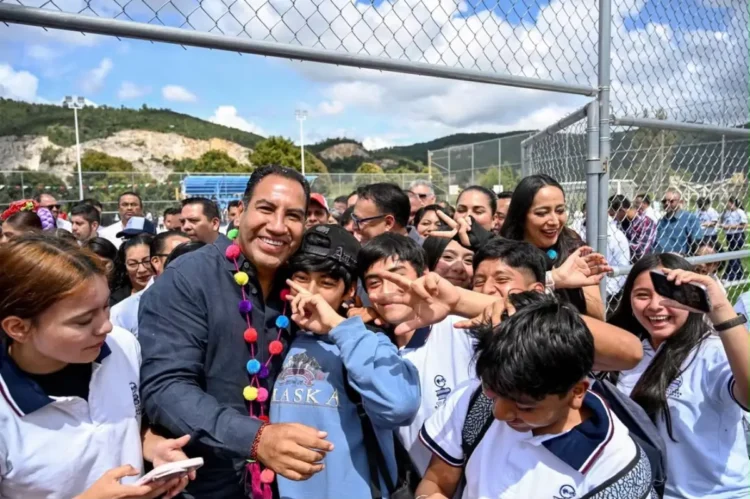 Eduardo Ramírez fortalece la infraestructura de San Cristóbal de Las Casas y entrega escrituras públicas