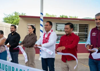 Eduardo Ramírez inaugura obras por más de 3.6 mdp en escuela de Tuxtla Gutiérrez
