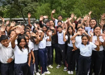Con obras de caminos y educación, Eduardo Ramírez impulsa la prosperidad de la región De los Bosques