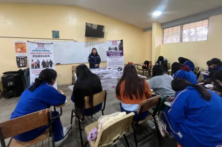 En Chamula, Fiscalía de Justicia Indígena imparte pláticas sobre cohabitación forzada y prevención