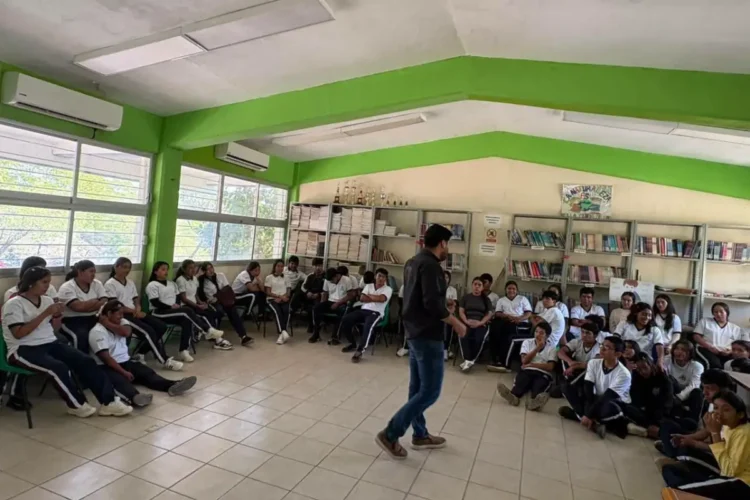 FGE realiza pláticas de prevención en el Cobach 199 de Chicomuselo