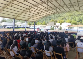 Fiscalía de Distrito Altos imparte pláticas de prevención del delito a estudiantes del Cobach 58 