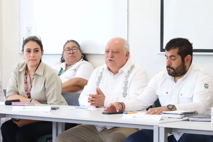 Dialoga IMSS Chiapas con organizaciones de trabajadores cañeros de Huixtla