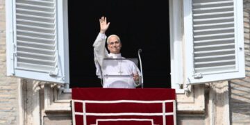 Papa León XIV pide paz en Yemen; ora por víctimas de atentado en una iglesia