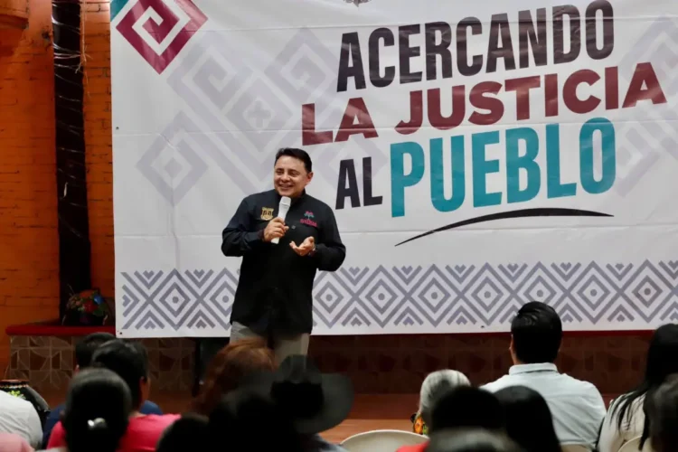 Juan Carlos Moreno Guillén acerca la justicia a Bochil