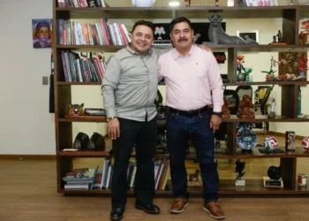 Moreno Guillén sostiene reunión con el alcalde de Chilón