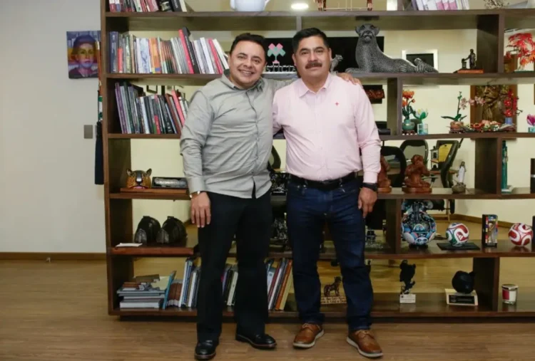 Moreno Guillén sostiene reunión con el alcalde de Chilón