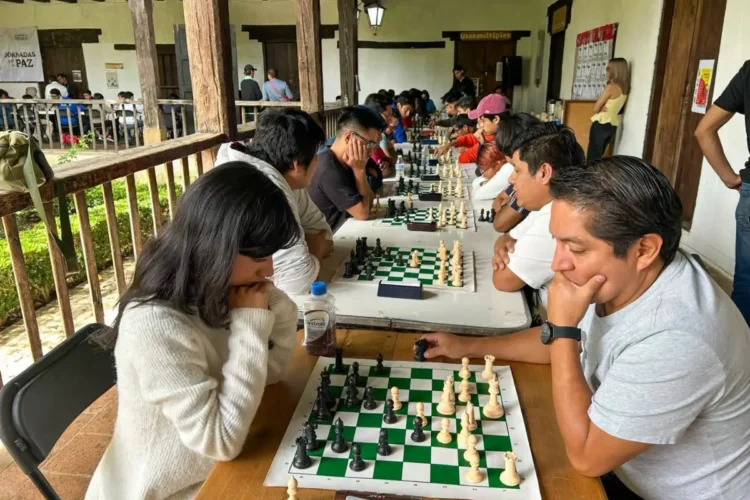 Con gran éxito se realiza la Jornada de Ajedrez por la Paz en San Cristóbal