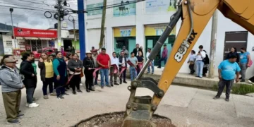 En el Barrio San Ramón, dan banderazo de inicio a primera etapa de pavimentación de la calle Aguascalientes