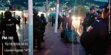 Atienden autoridades municipales inquietudes de vecinos de la colonia Prudencio Moscoso 