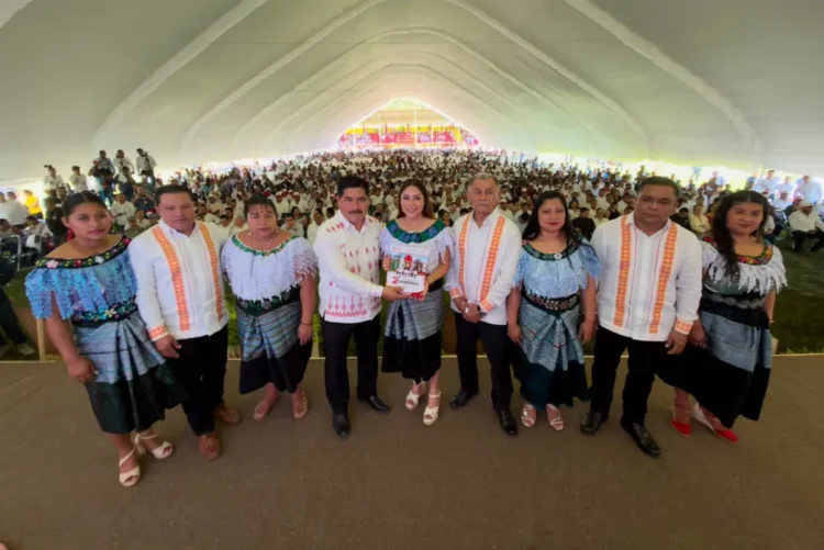 Anakaren Gómez refrenda el respaldo del Gobierno de Chiapas a Chilón