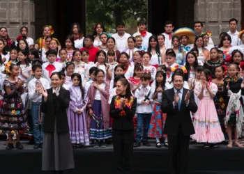 La música transforma la vida de los niños: presidenta